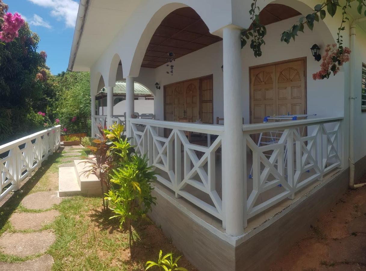Maison De Vacanze Baie Sainte Anne Bagian luar foto